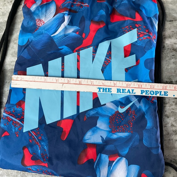 Nike floral print drawstring gym sack - Picture 5 of 7